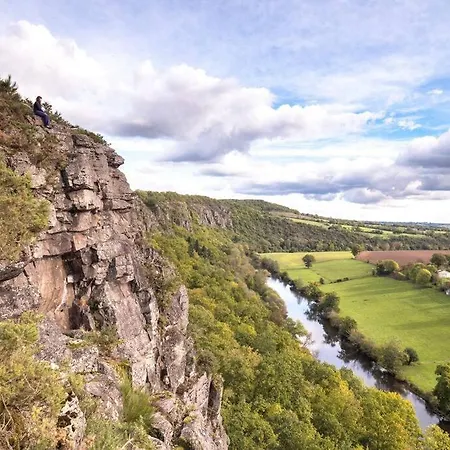 Les 3 Pommiers : En Suisse Normande * Donnay